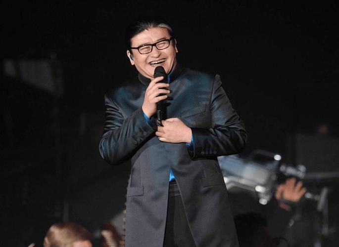 不忘初心刘欢演唱