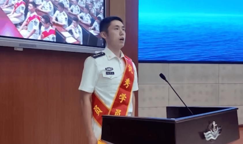东部战区海军刘欢连长