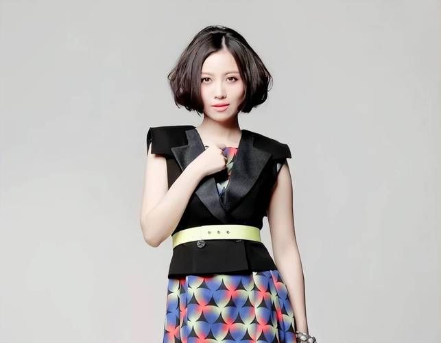 为什么姚贝娜不选刘欢