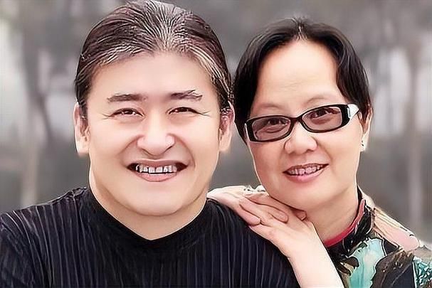 主持人刘欢和妈妈的照片