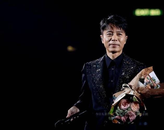 刘欢和李克勤谁大