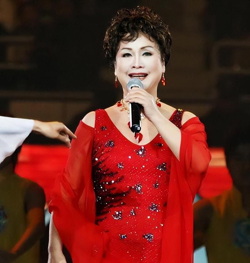 刘欢和李谷一谁的地位高