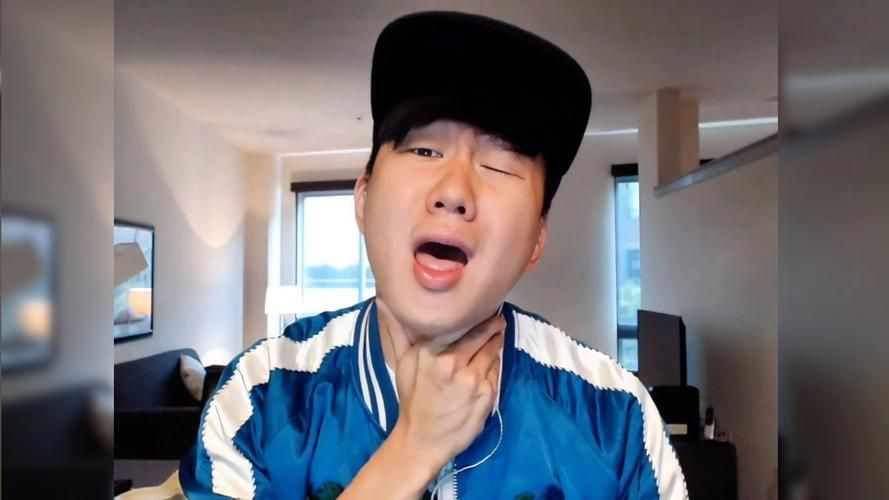 刘欢和林俊杰唱歌