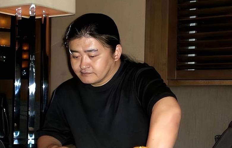刘欢弹舌