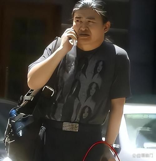 刘欢的腿是受伤了吗