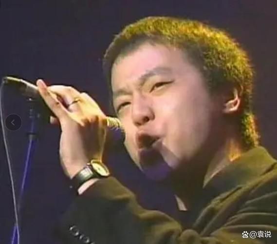 刘欢窦唯同台演唱