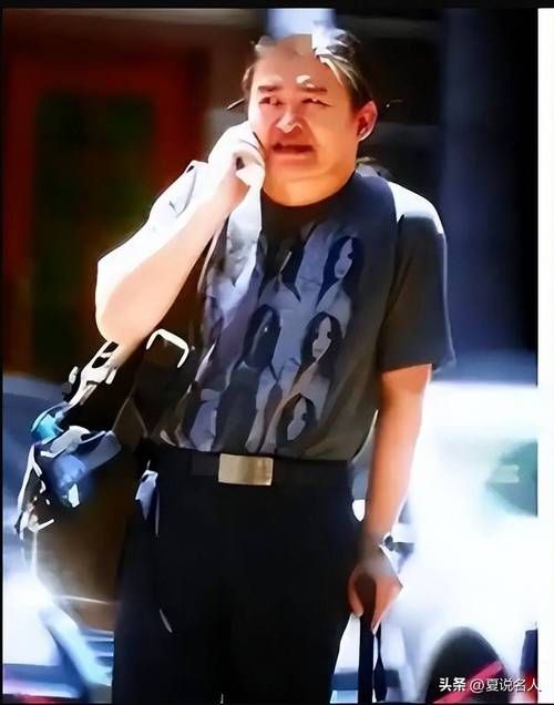 刘欢老师的腿是骨折了吗