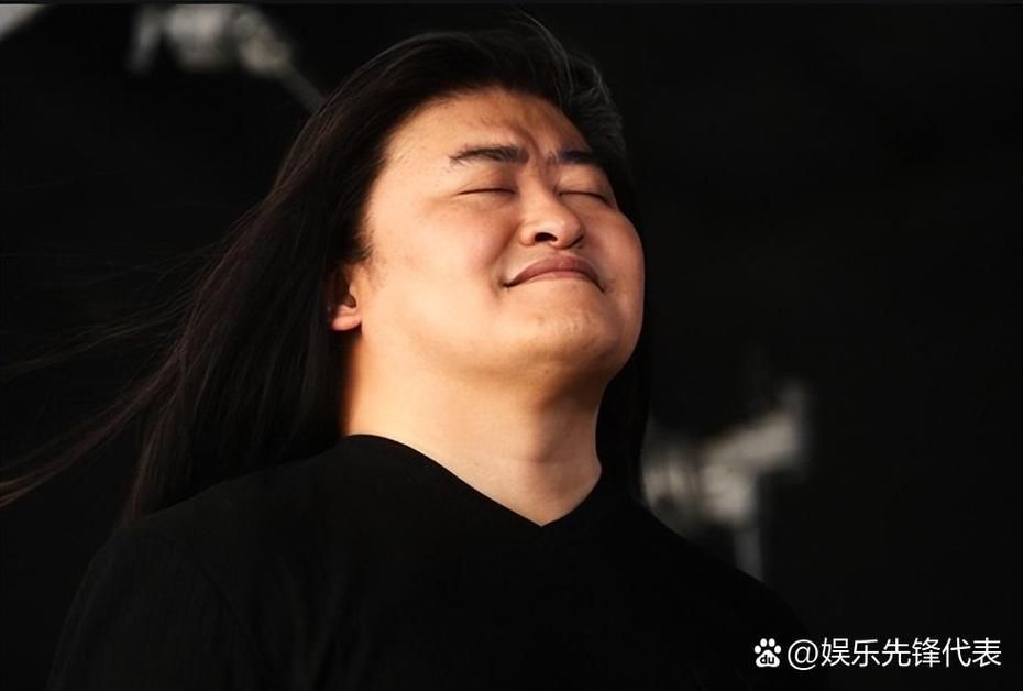 刘欢股骨头坏死几期
