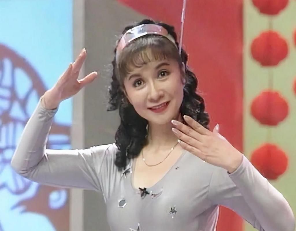 刘欢蔡明小品