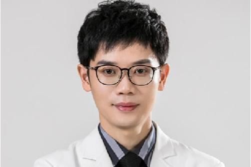 刘欢髋关节手术 医生